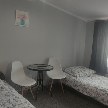 Zajazd Pod Lwem Trzebnica Exterior foto