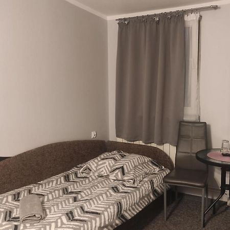 Zajazd Pod Lwem Trzebnica Exterior foto