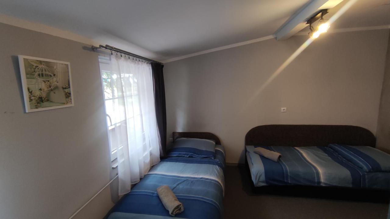 Zajazd Pod Lwem Trzebnica Exterior foto