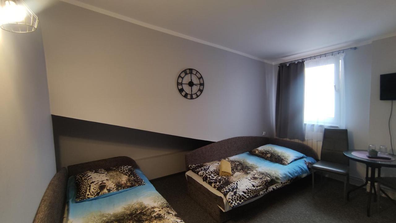 Zajazd Pod Lwem Trzebnica Exterior foto