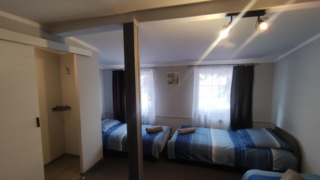 Zajazd Pod Lwem Trzebnica Exterior foto