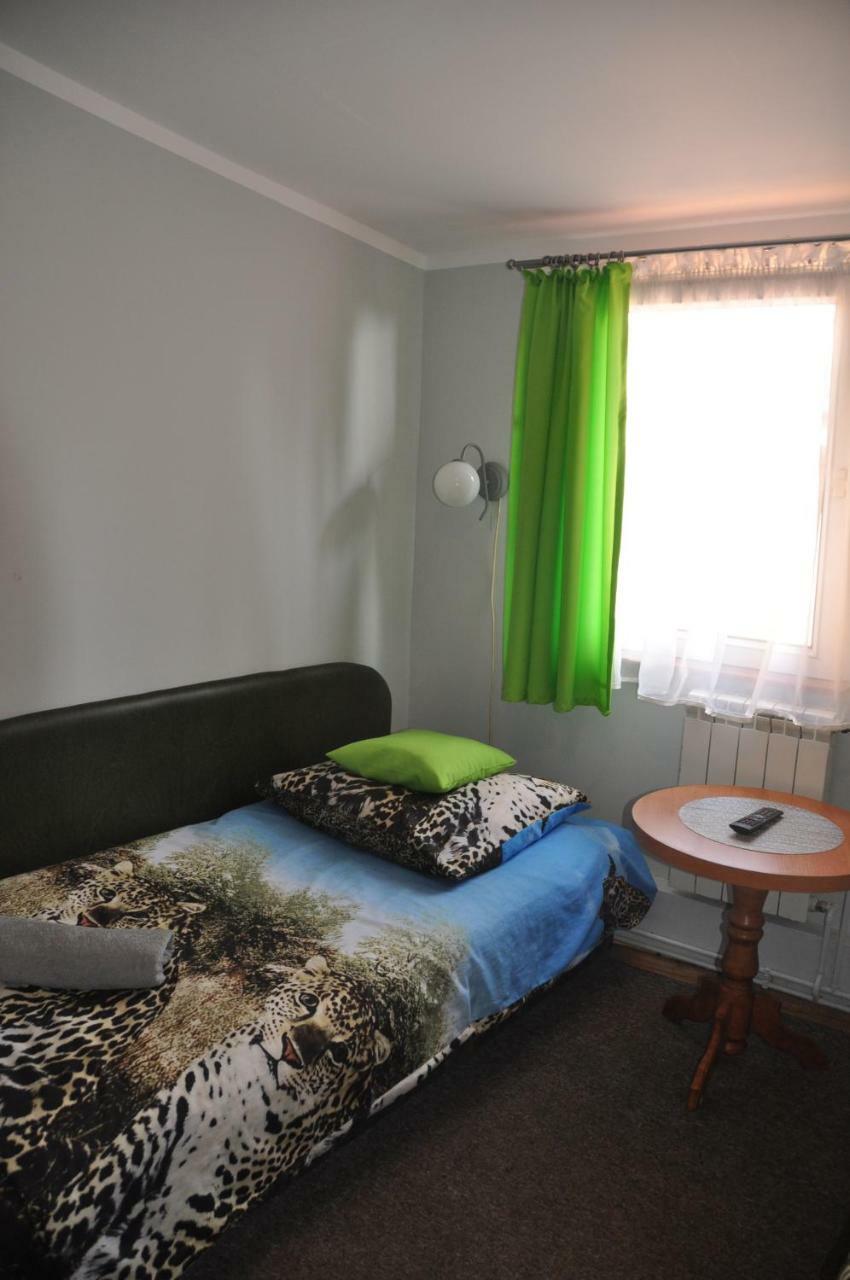 Zajazd Pod Lwem Trzebnica Exterior foto
