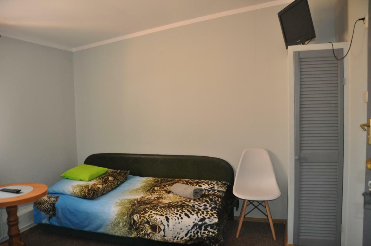 Zajazd Pod Lwem Trzebnica Exterior foto