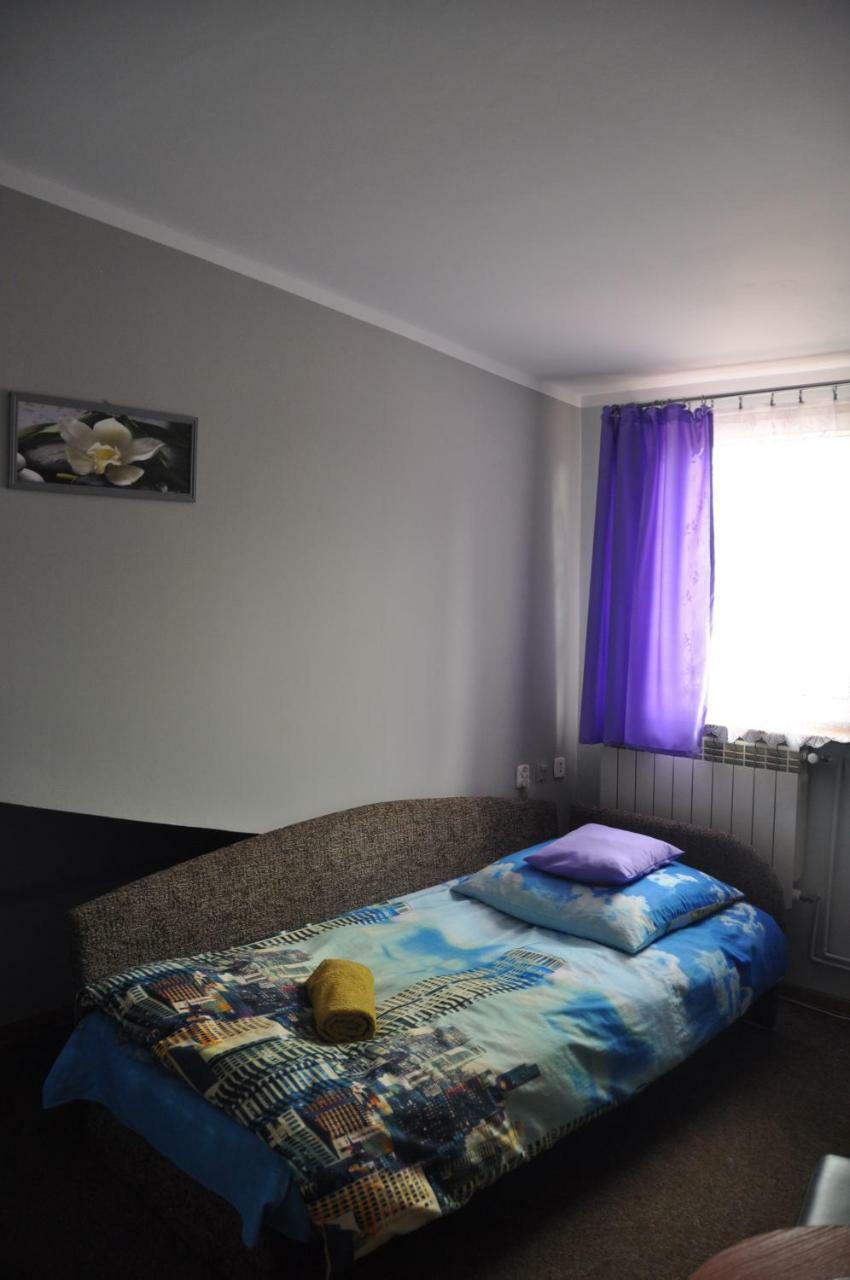 Zajazd Pod Lwem Trzebnica Exterior foto